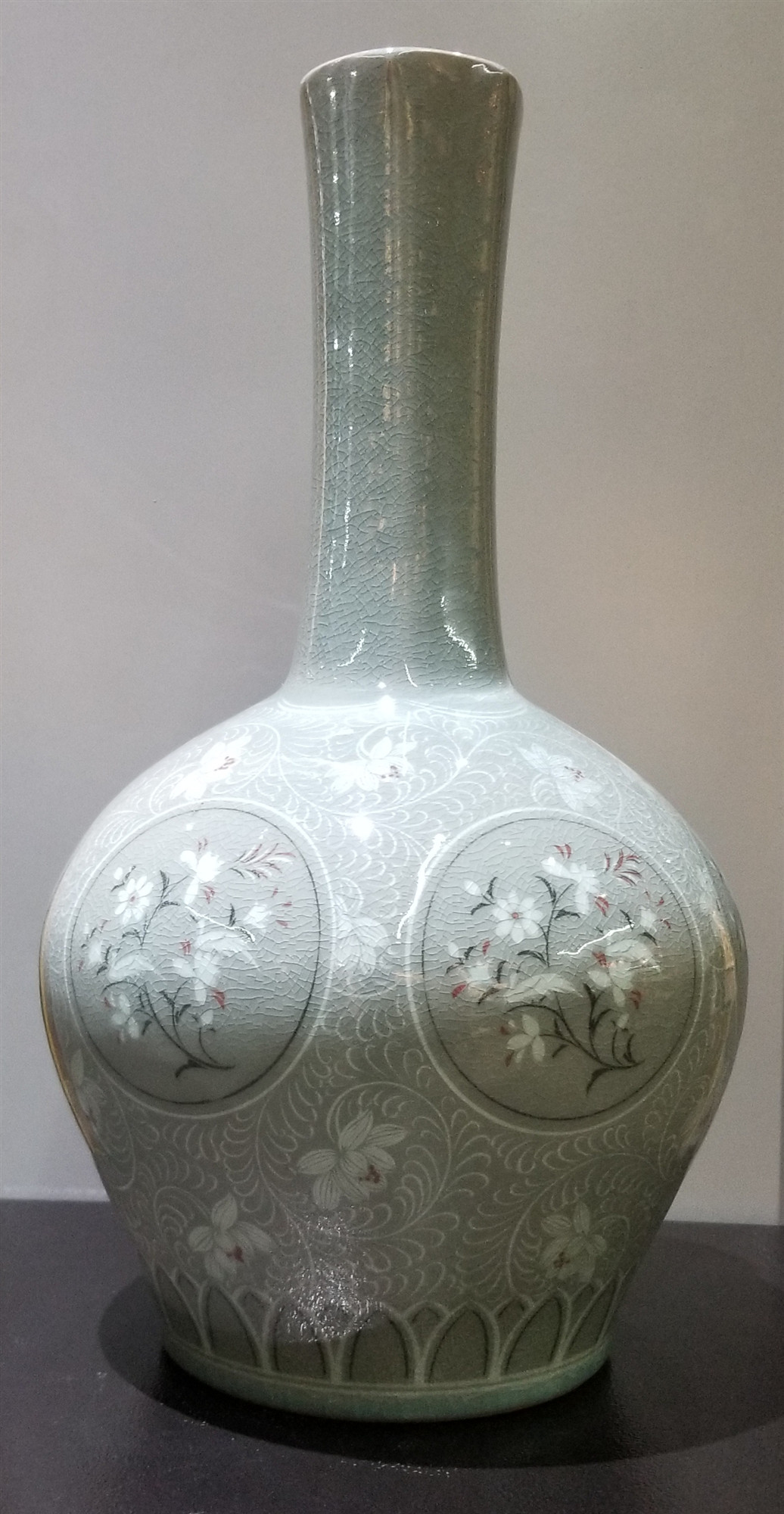 3.牡丹凤凰镶嵌装饰青瓷花瓶2013 46x25cm.jpg