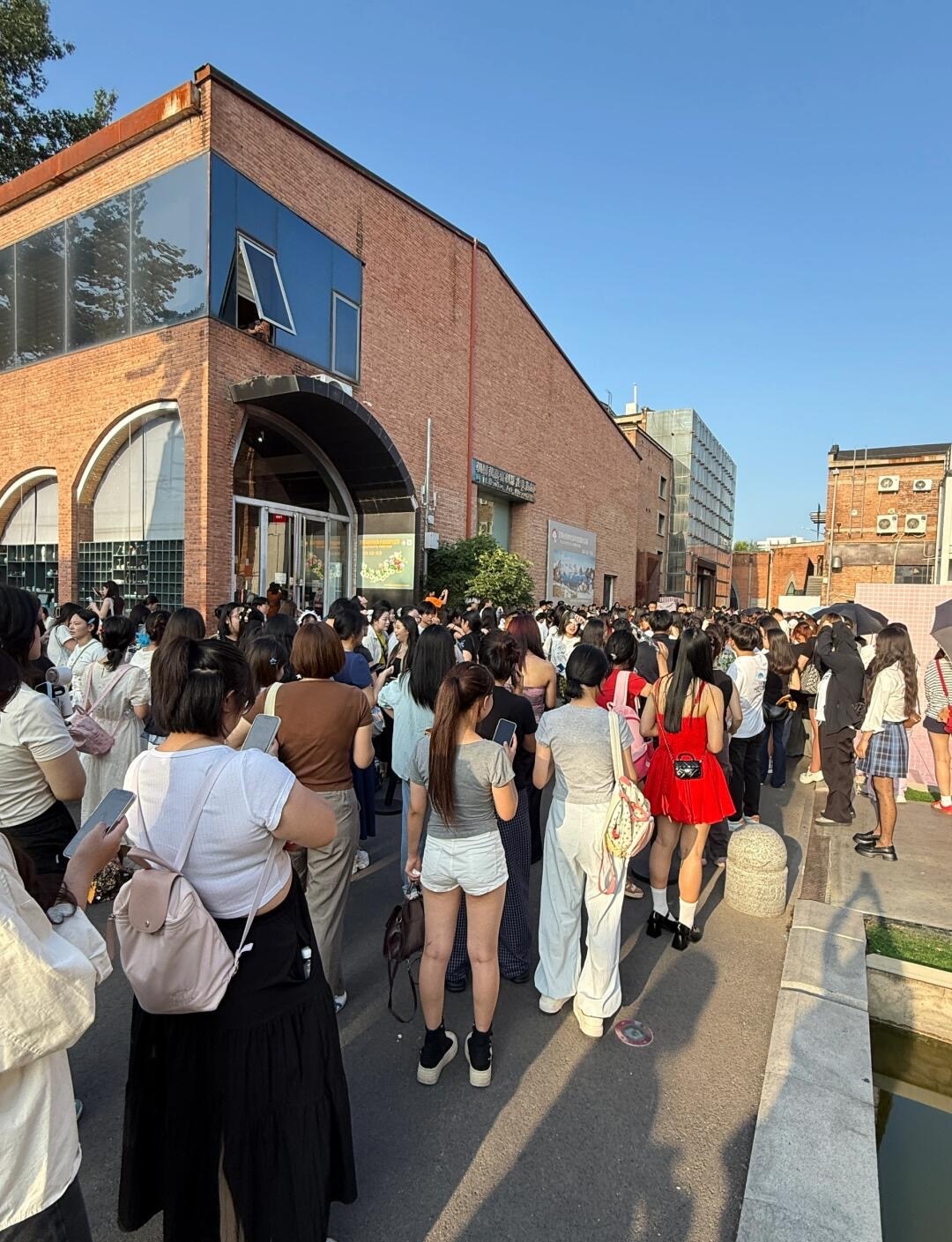 798今天谁来？？？感觉有1w人排队。。。。_1_so so_来自小红书网页版.jpg